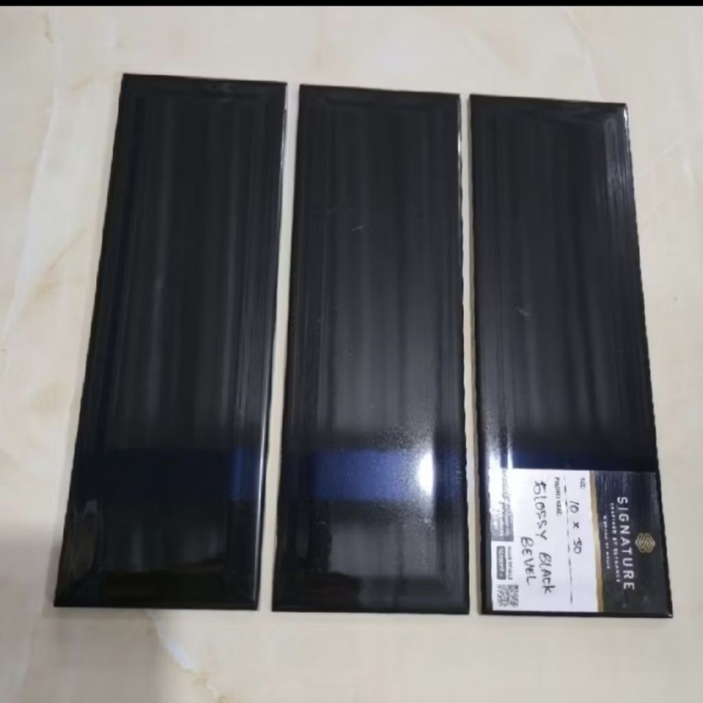 Keramik Subway Bevel 10x30 Glossy Black