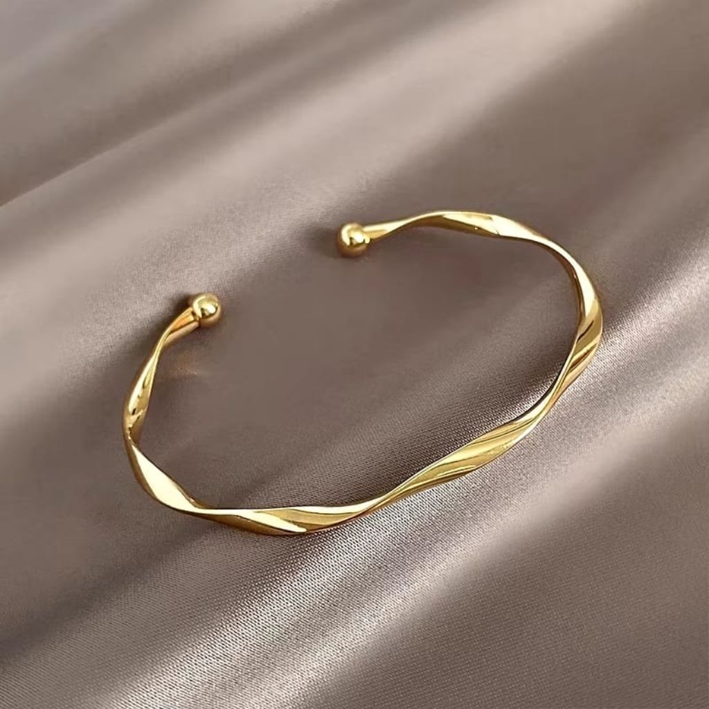 Gelang Wanita Simple Kekinian Bahan Alloy Magnet