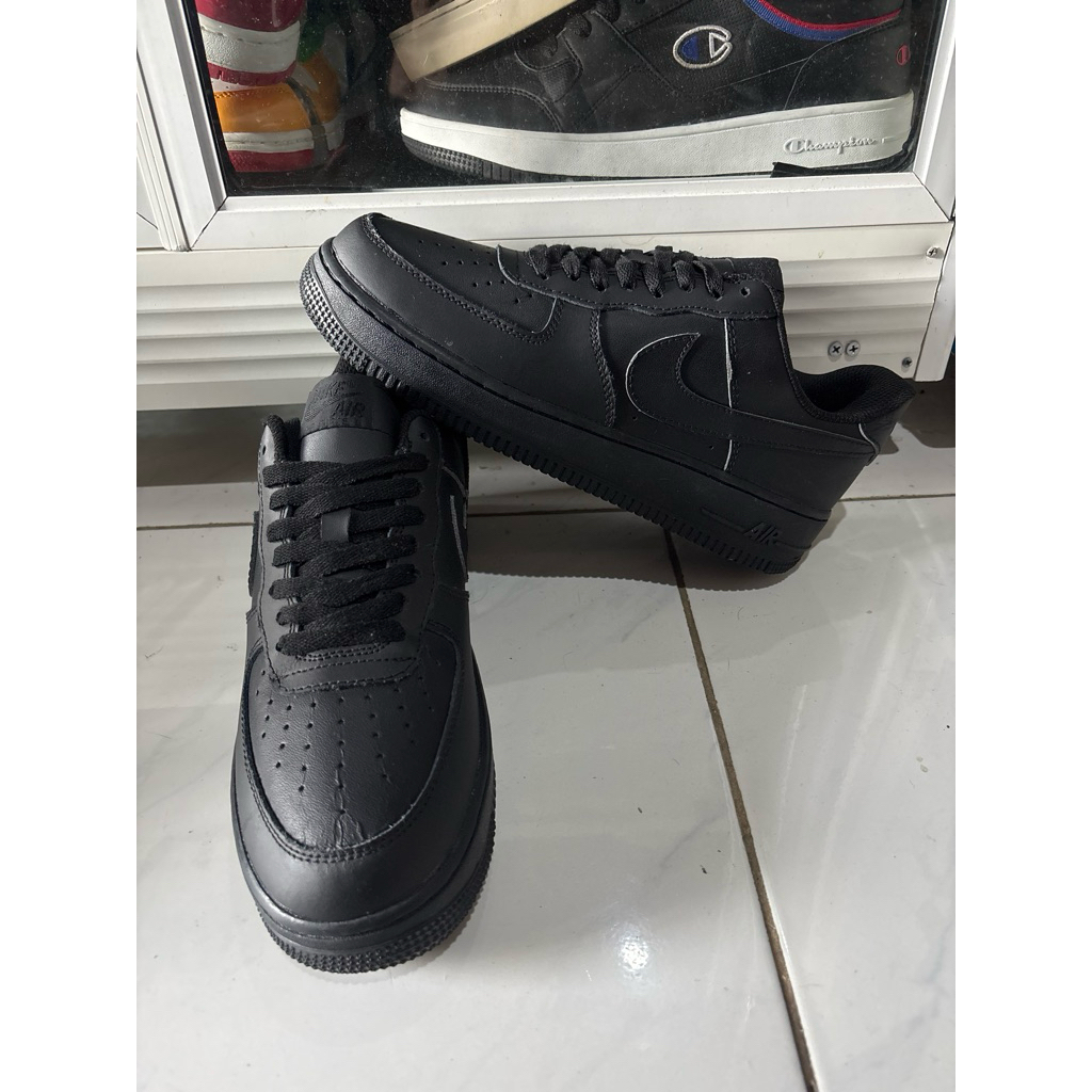 AF1 “Full-Black” size 41/26cm