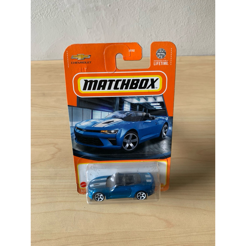 matchbox 16 chevy camaro convertible biru