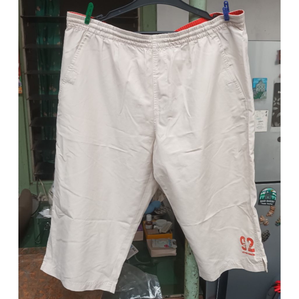 Celana Panjang 7/8 warna Cream merk Umbro Preloved