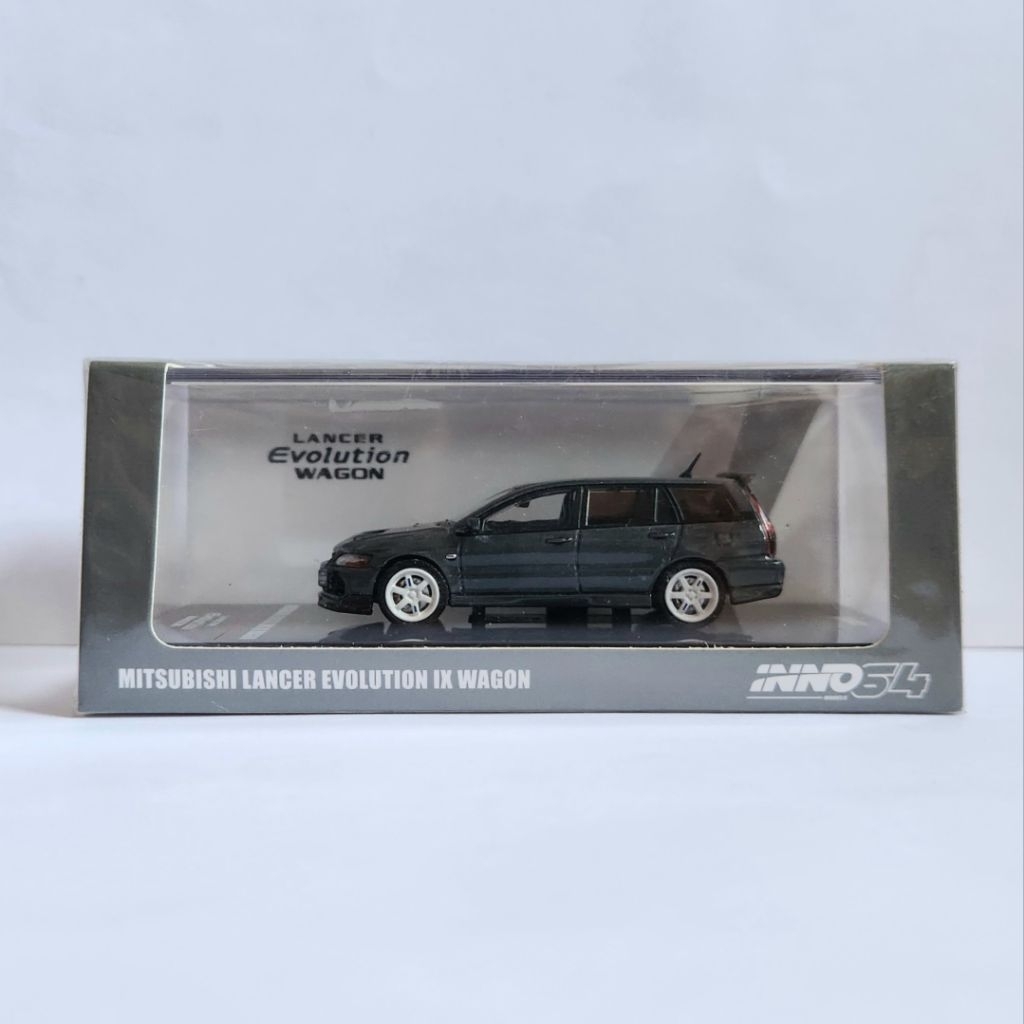 Inno64 Mitsubishi Lancer Evolution IX Wagon Grey Abu-abu