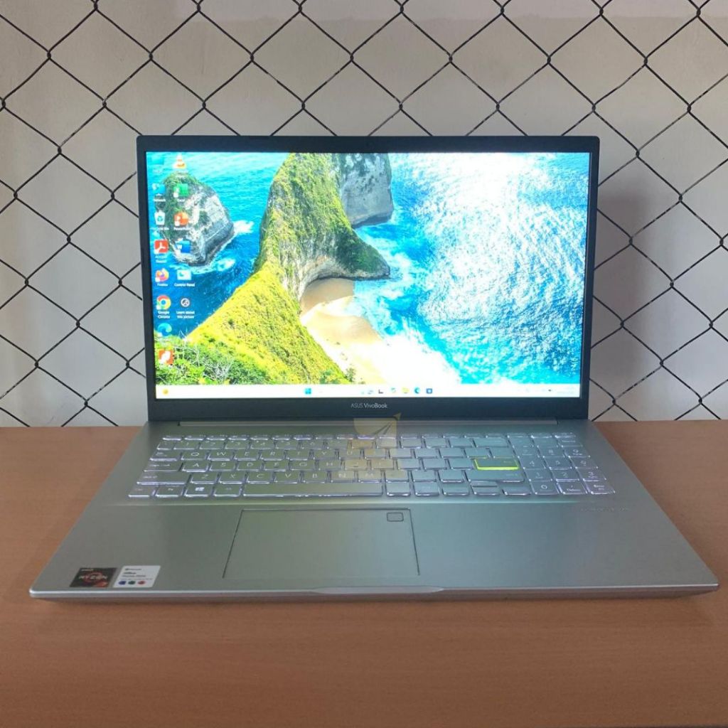 Asus Vivobook X513UA / Ryzen 7 5700U / 8GB / SSD 256GB