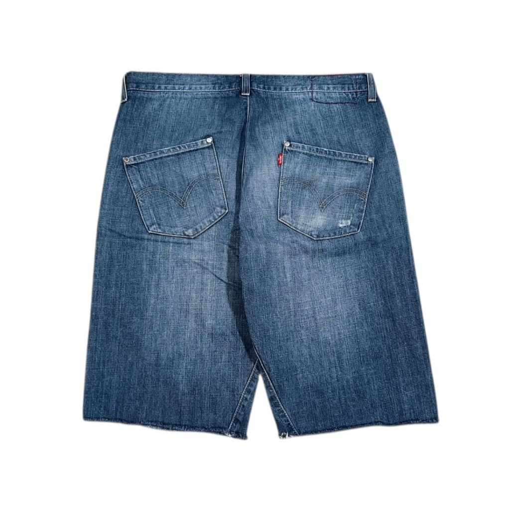 CELANA PENDEK JEANS LEVIS SECOND SIZE 32