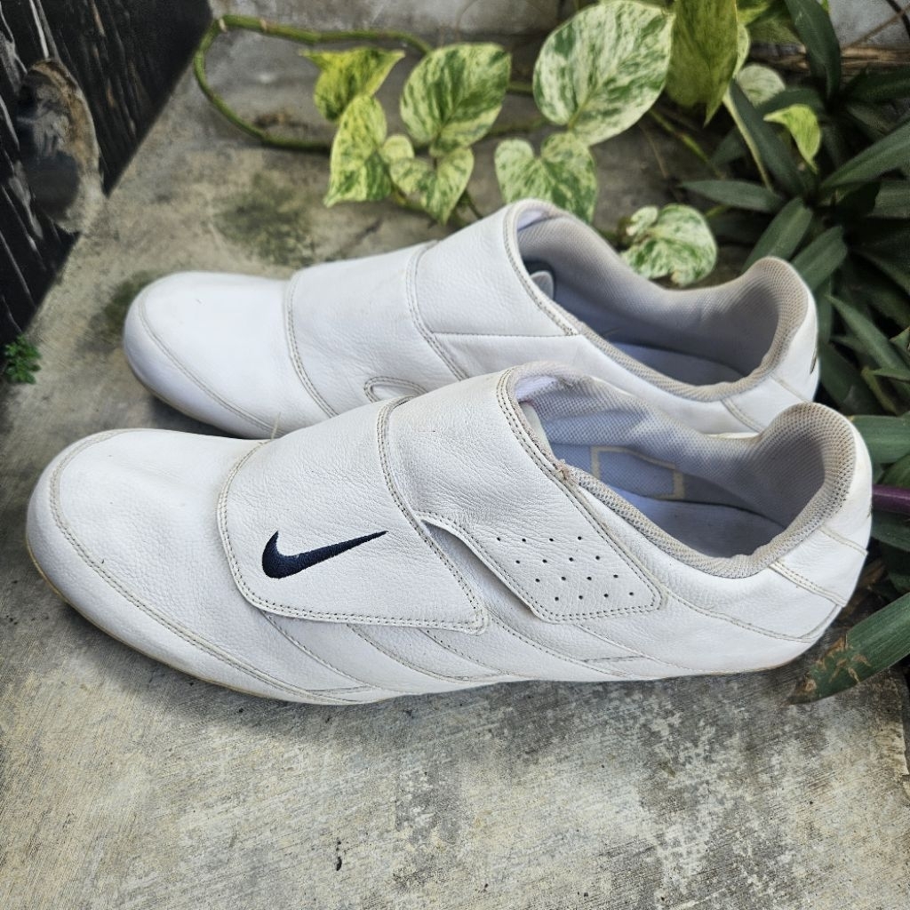 sepatu sneakers second NK size 44(29,5cm)