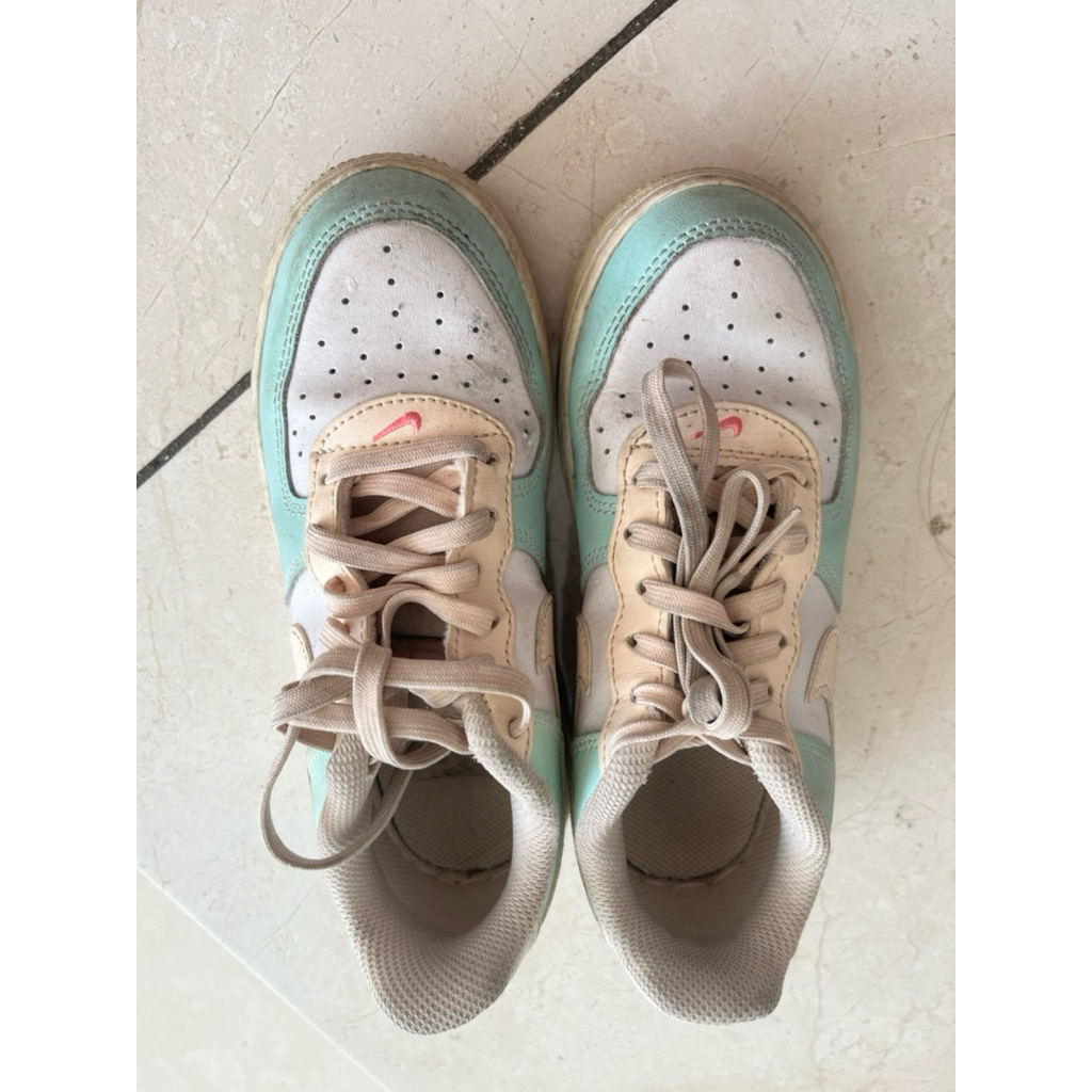 Nike Air Force 1 (anak)