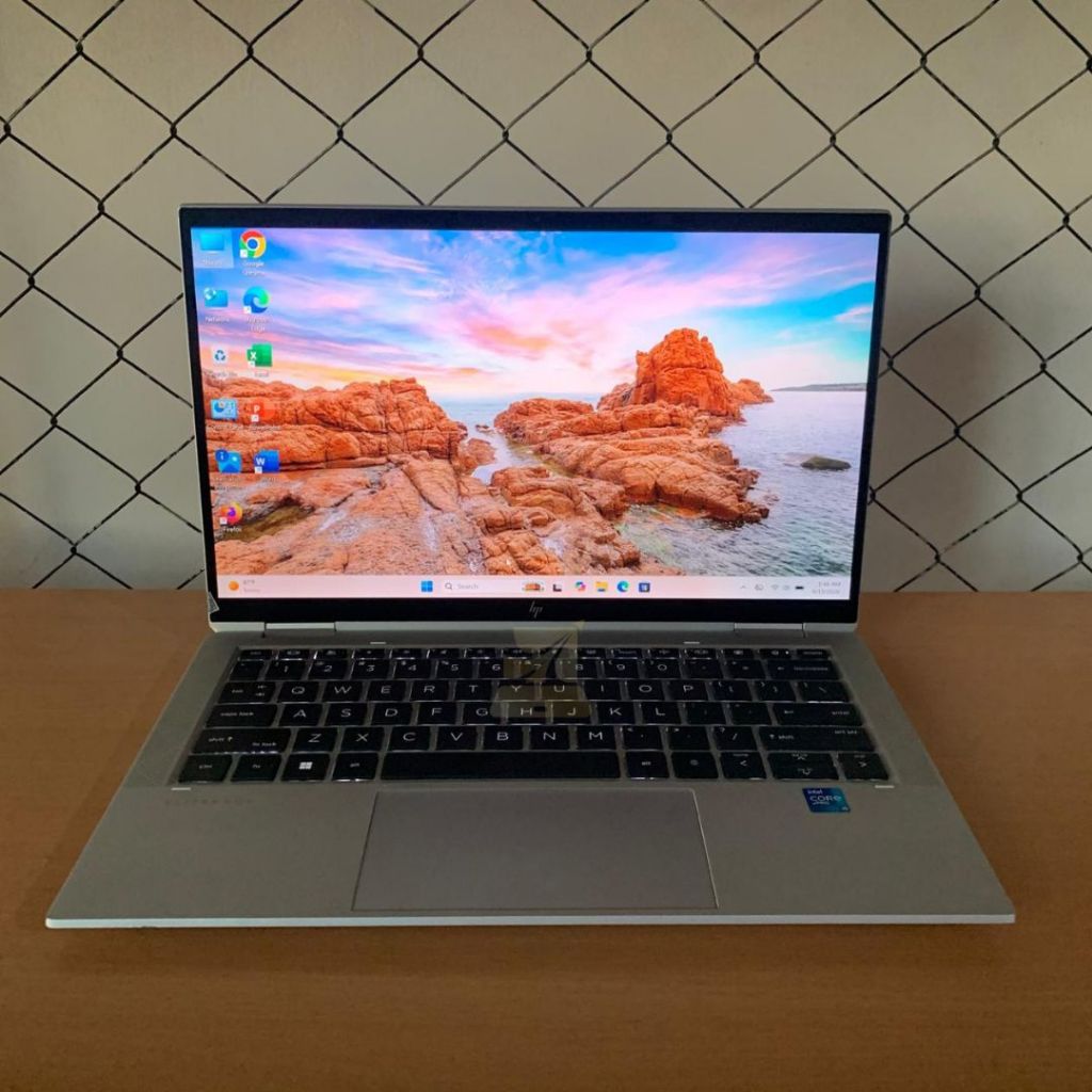 HP Elitebook X360 1030 G8 / i5-1145G7 / SSD 256gb / 16GB / Flip Touchscreen