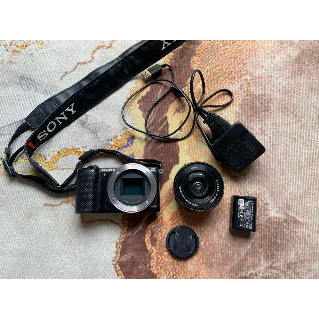 Preloved Sony A5000 Mirrorless Camera Hitam