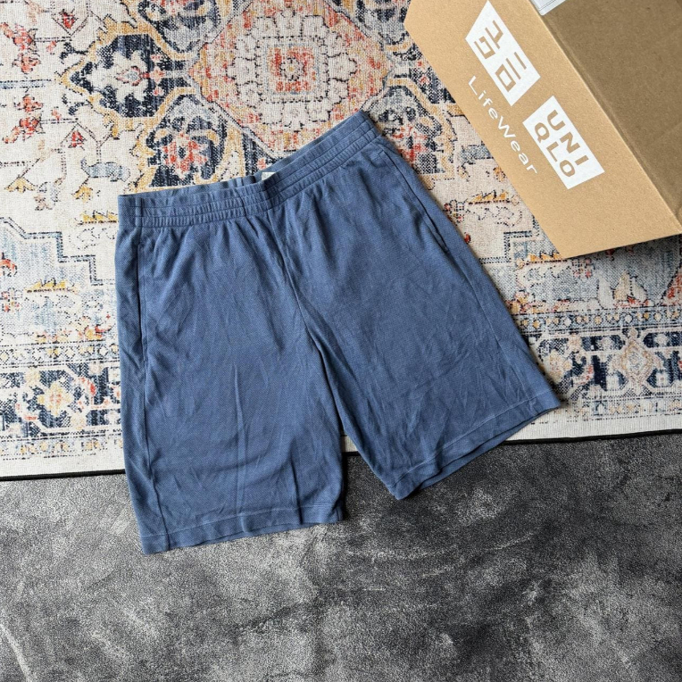 Uniqlo Airsm Celana Pendek Airsm size S Navy