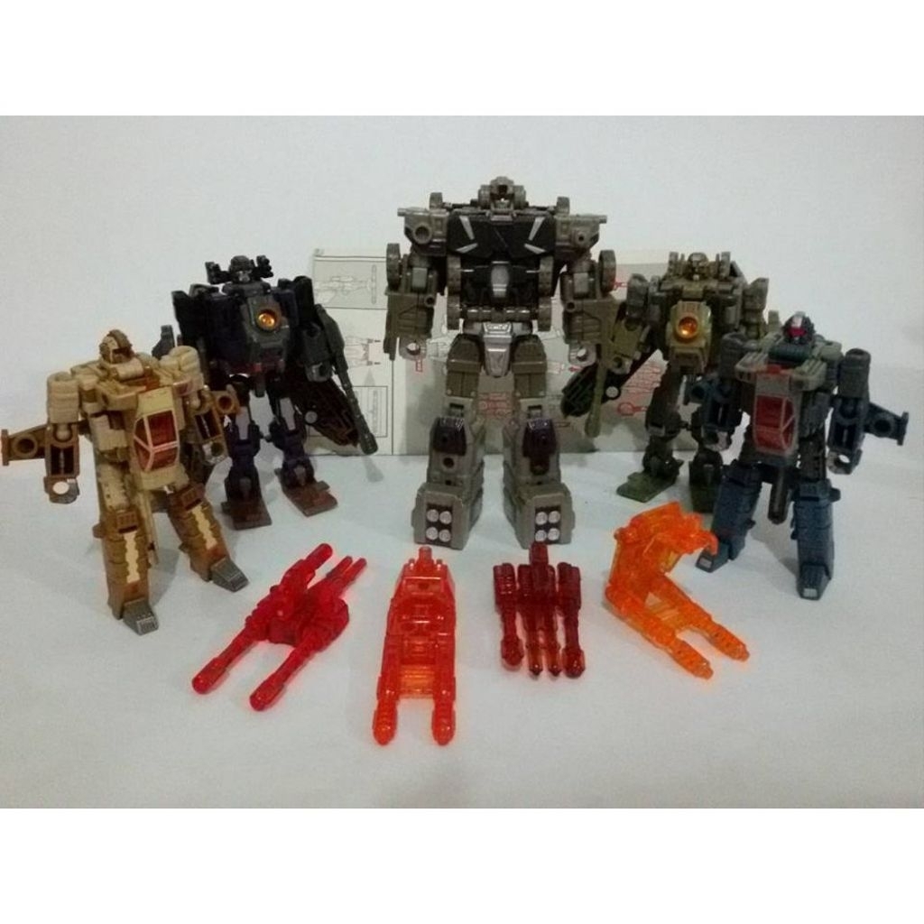 TRANSFORMERS UNIVERSE BRUTICUS MAXIMUS