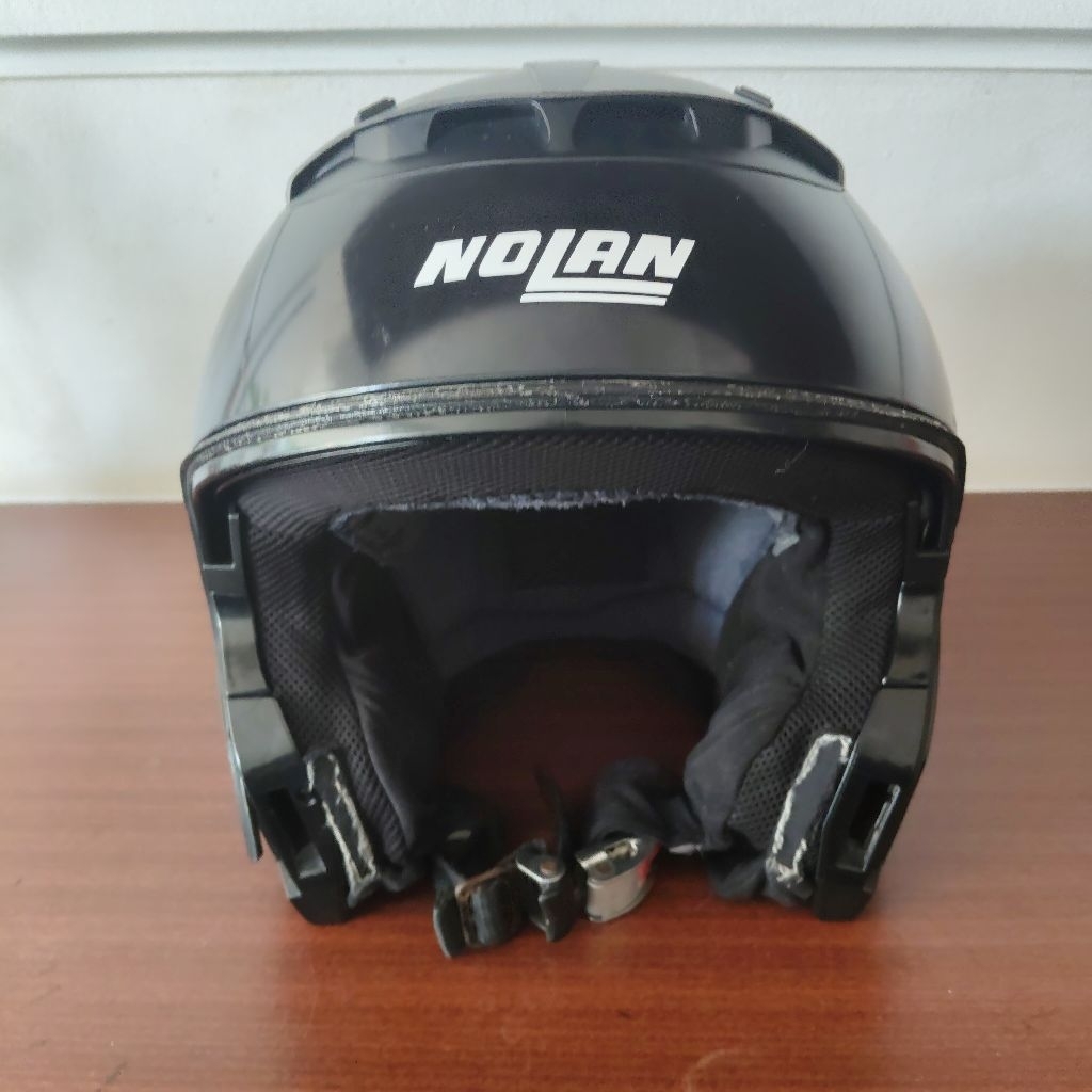 Helm Nolan N44 bekas