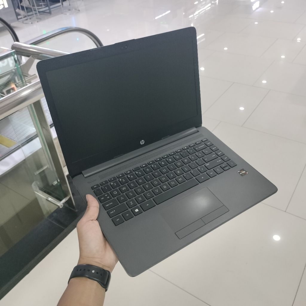 laptop hp 245 amd ryzen 3-3250U ram 4gb/ssd 256gb