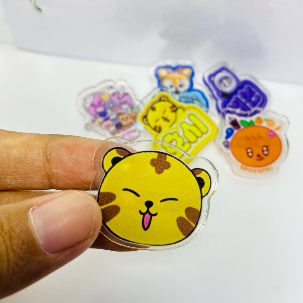 Pin badge acrylic kpop-pin button carat-pin bross acrylic kpop