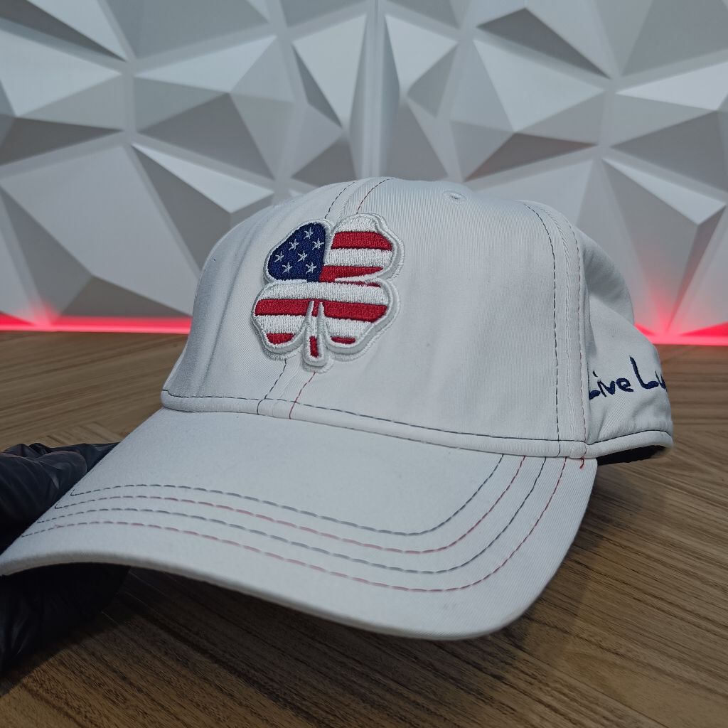Topi Black Clover