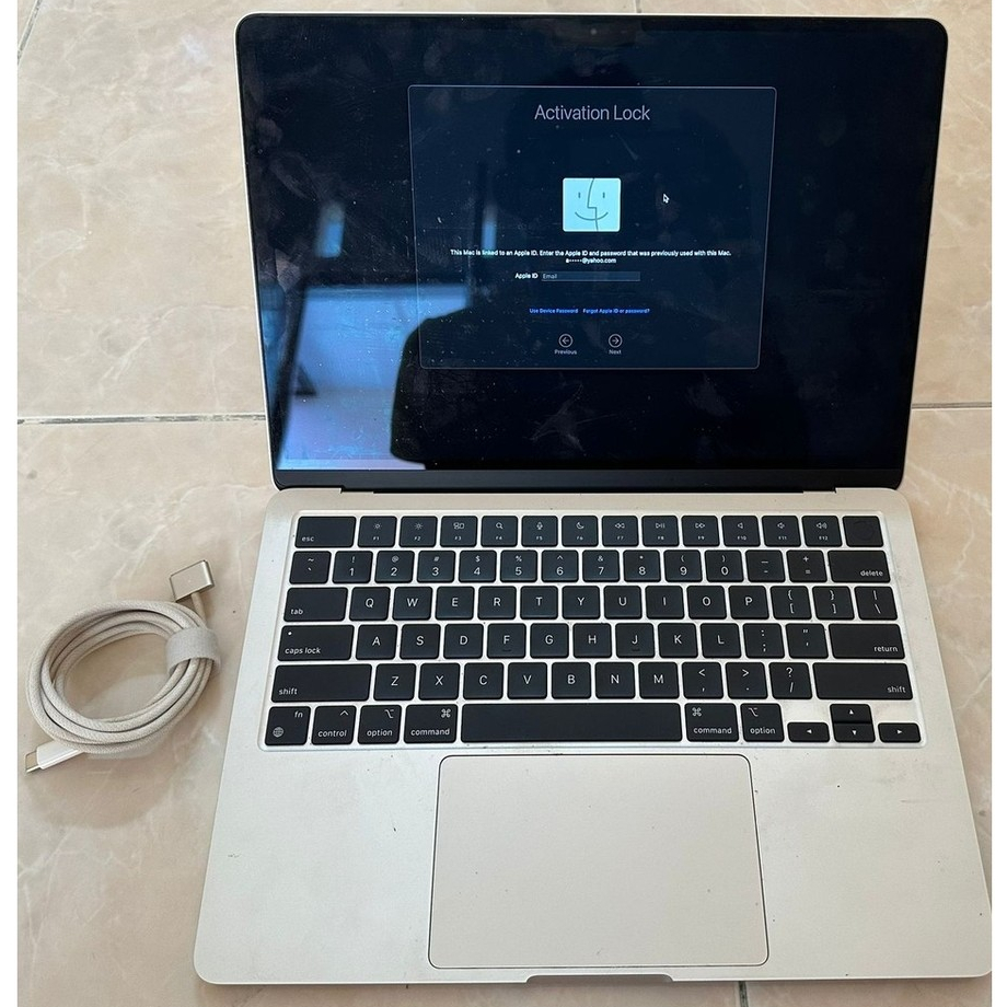 Macbook Air M2 2022 Silver 8/256 GB Silver Lock iCloud Ex.ibox