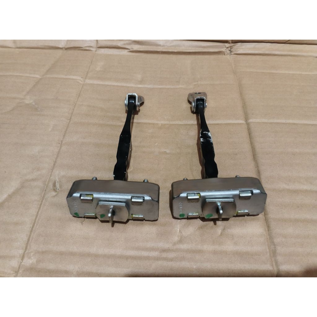 STOPER CHECK DOOR PINTU BAGASI RUSH TERIOS 2006-2015 ORIGINAL