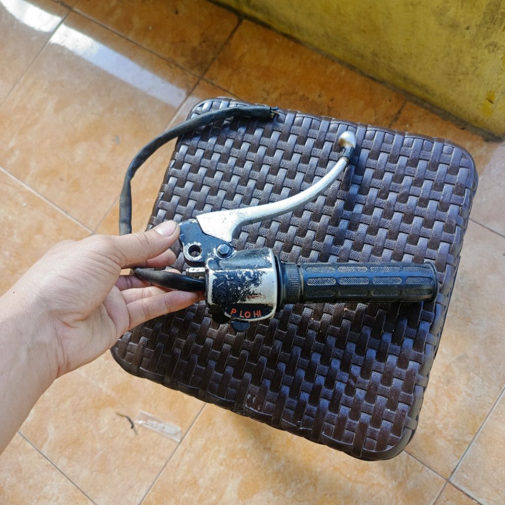 holder kanan original gl 100 saklar kanan gl 100 ori KGD