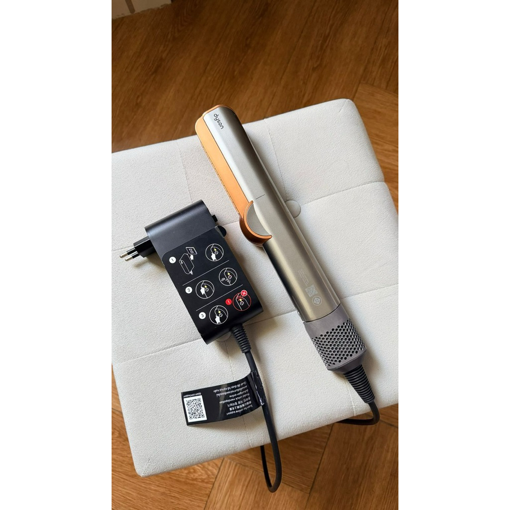 DYSON AIRSTRAIT STRAIGHTENER HT01 second