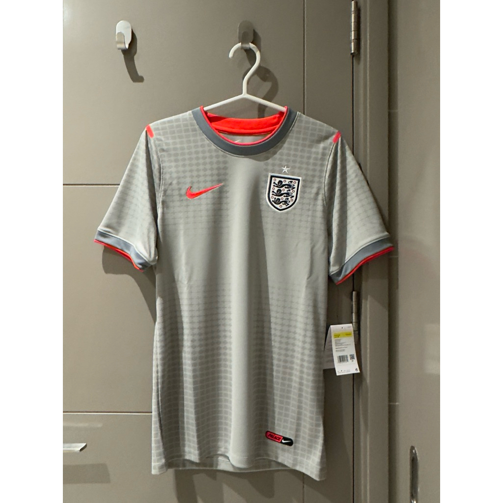 FOR SALE: NIKE FOOTBALL X2 ENGLAND X PALACE MEN'S ACADEMY PRO SHORT-SLEEVE JERSEY [BNWT]