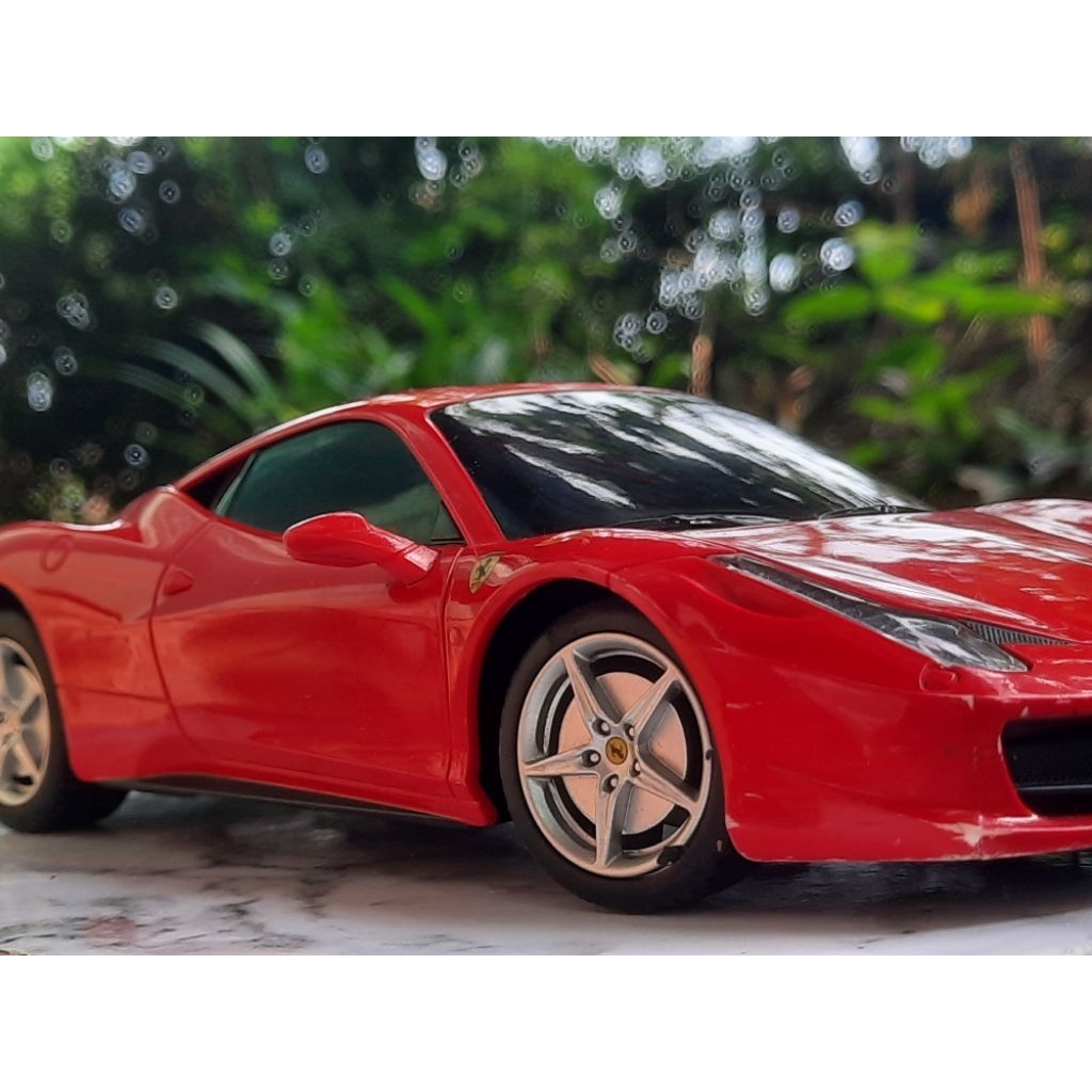 Rastar Ferrari 458 Italia ex RC 1:24
