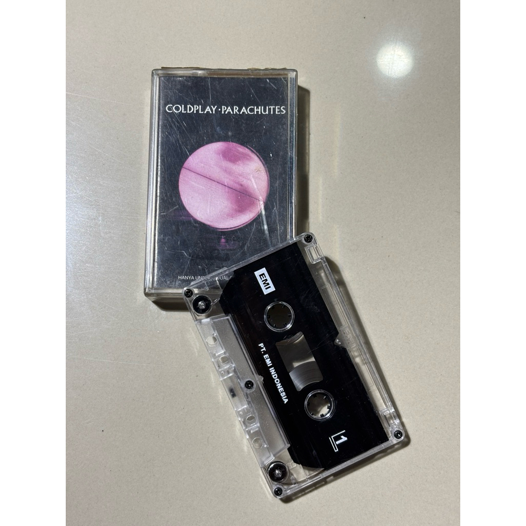Kaset Coldplay - Parachutes