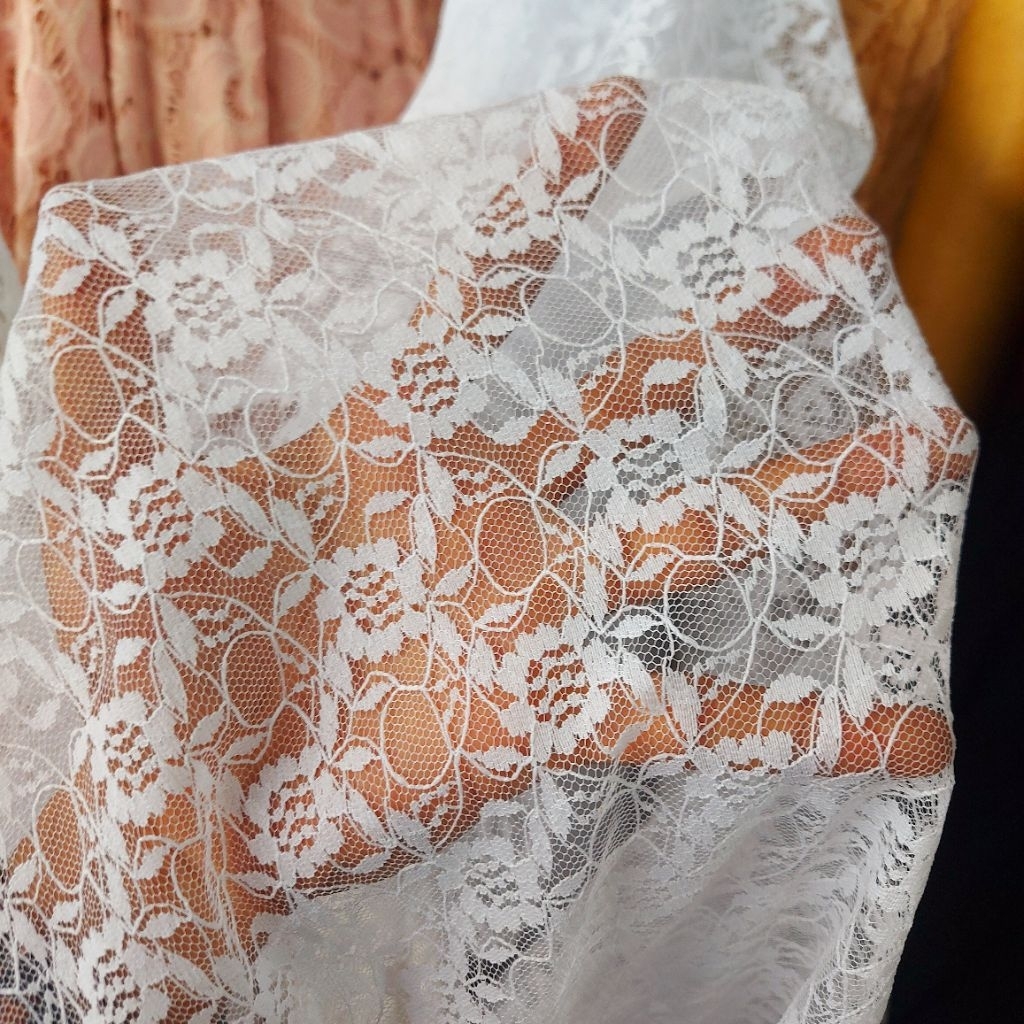 kain brokat premium  - kain brokat motif  - kain brokat street  - kain brokat meteran ( putih) c-19