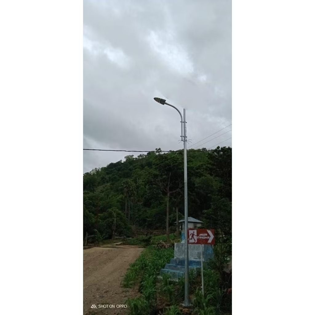Tiang PJU 7 Meter Oktagonal Hotdeep Galvanis (HDG) | Klem Pipa Lampu | Lengkap Angkur