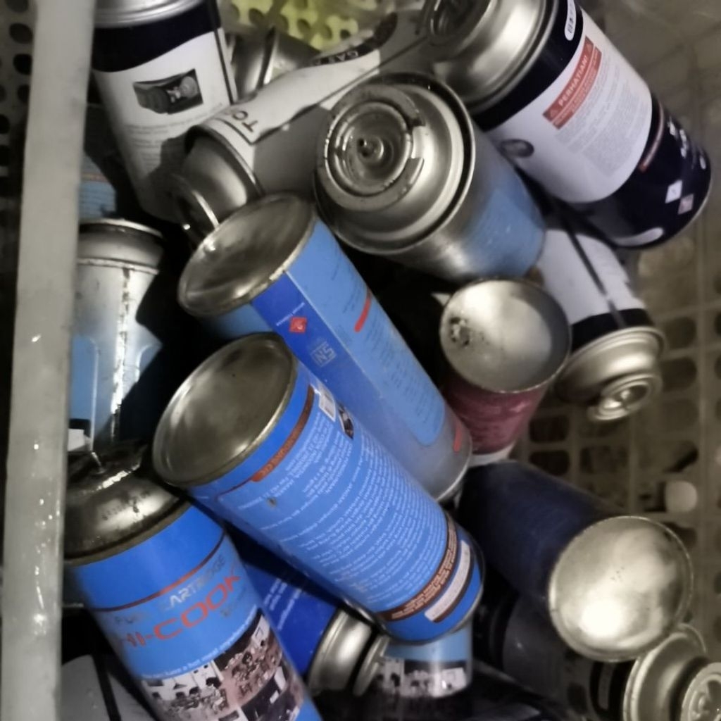 Gas kaleng kosong