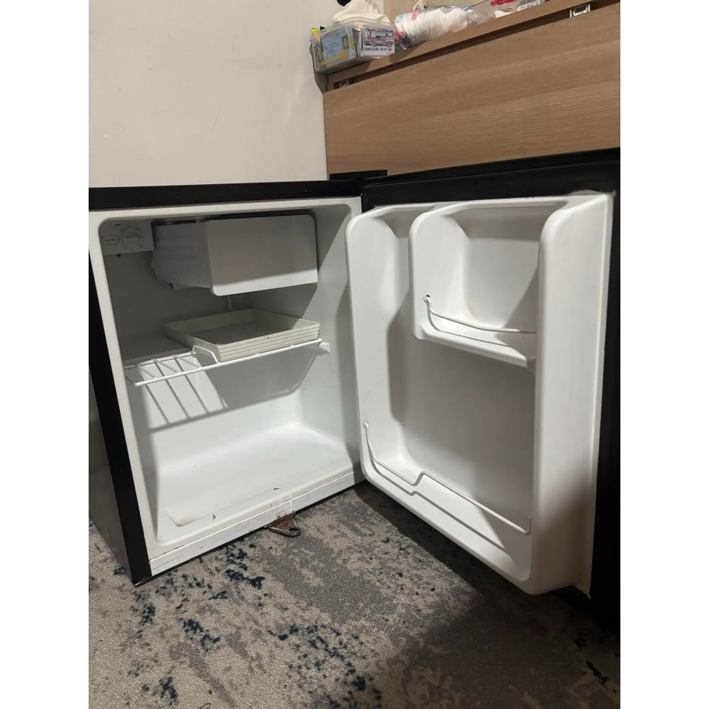 Kulkas Mini GEA