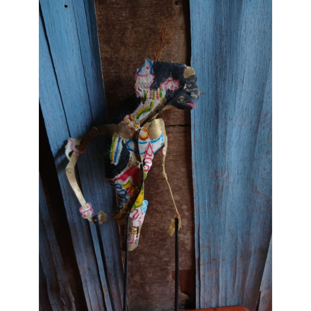 hiasan wayang kulit 95rb jadul antik kuno lawas vintage display anggap mati