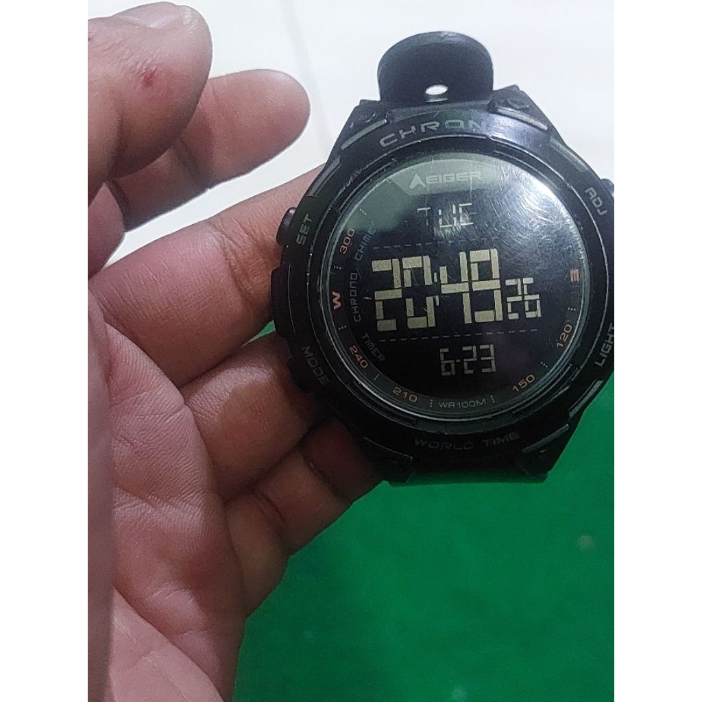 Jam tangan eiger Helicon