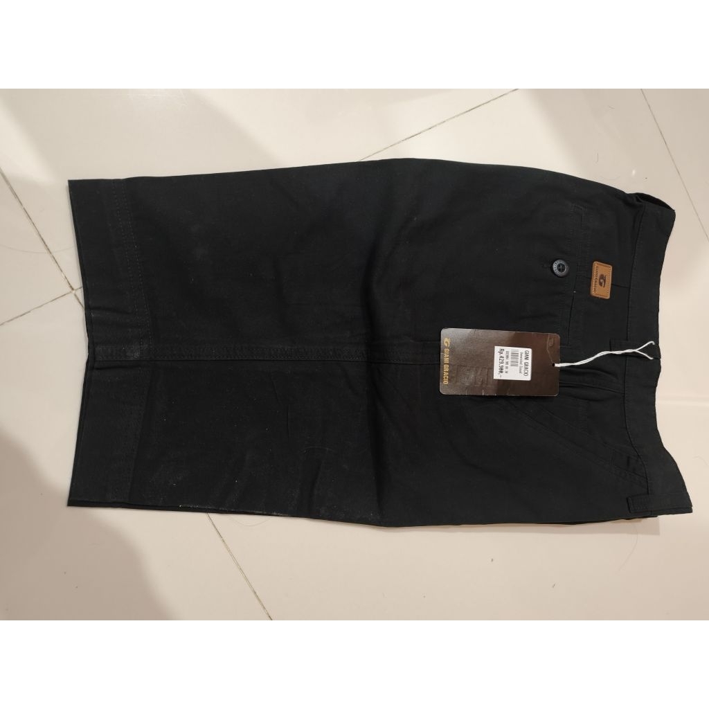 celana pendek Giani Gracio