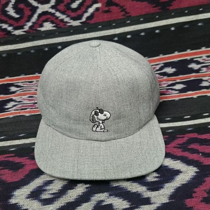 Topi Vans X Peanuts Jockey Snapback Hat Heather Grey Original