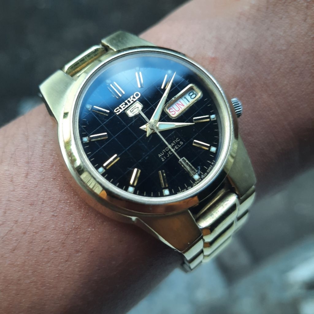 Jam Tangan Seiko 5 7S26 - 02V0 Gold Motif Kotak Vintage Automatic 100% Original