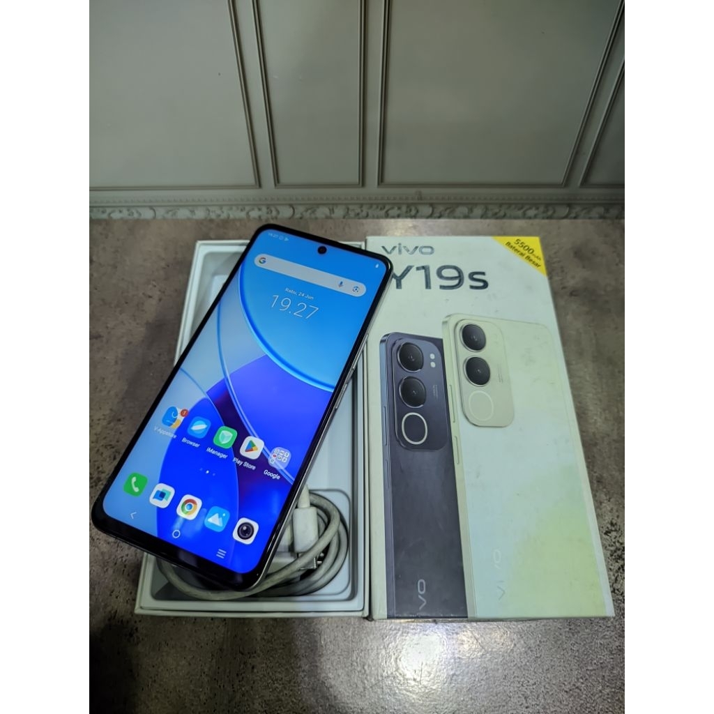 vivo y19s ram 4/128 fullset segel minus pemakaian saja normal semua