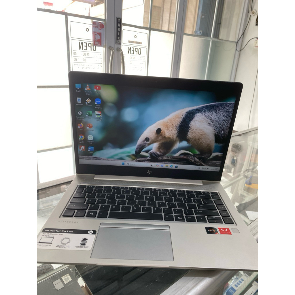HP elitebook 745