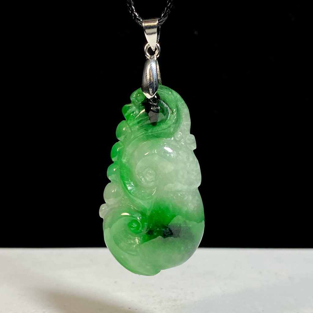 Natural Green Jadeite Jade Carved Pendant - 3 Color Jadeite Jade Burma - Liontin Giok
