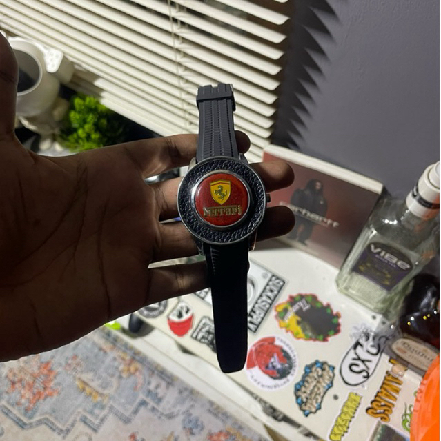 Watch Ferrari Retrapantee Slide Design