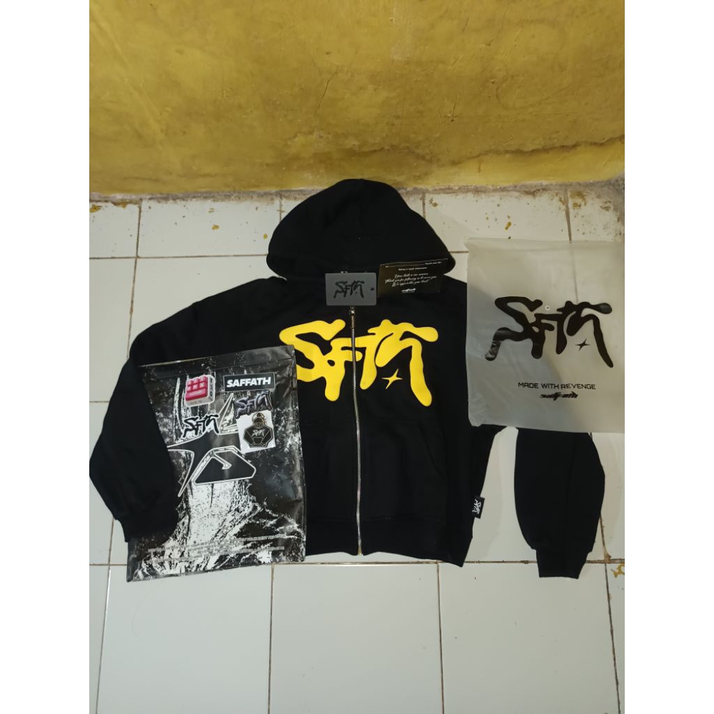 SAFFATH hoodie zipper size m kondisi baru blom pernah di pake