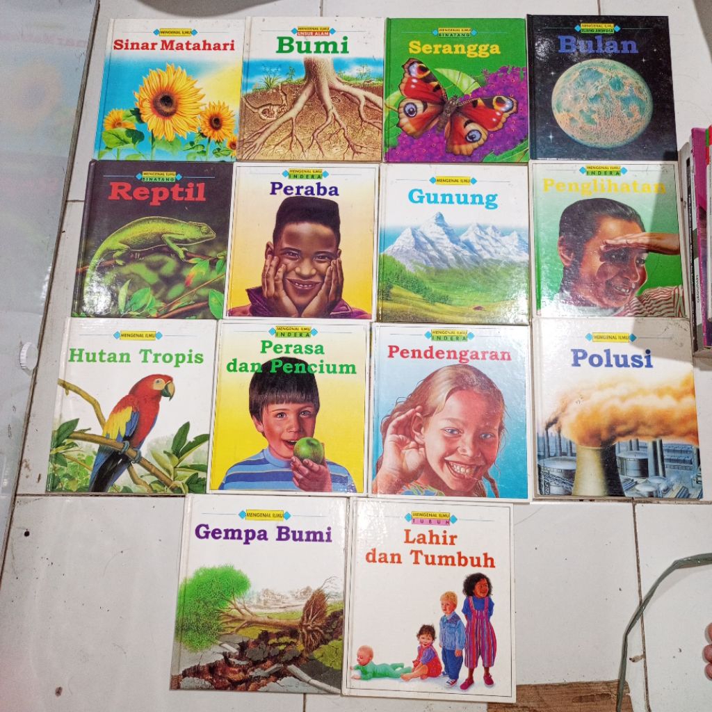 Mengenal Ilmu. Grolier