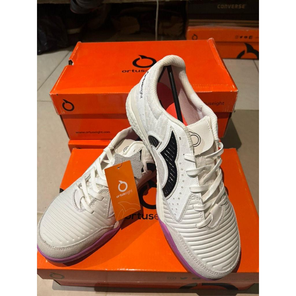 sepatu futsal ortus jogosala VOLTA v3