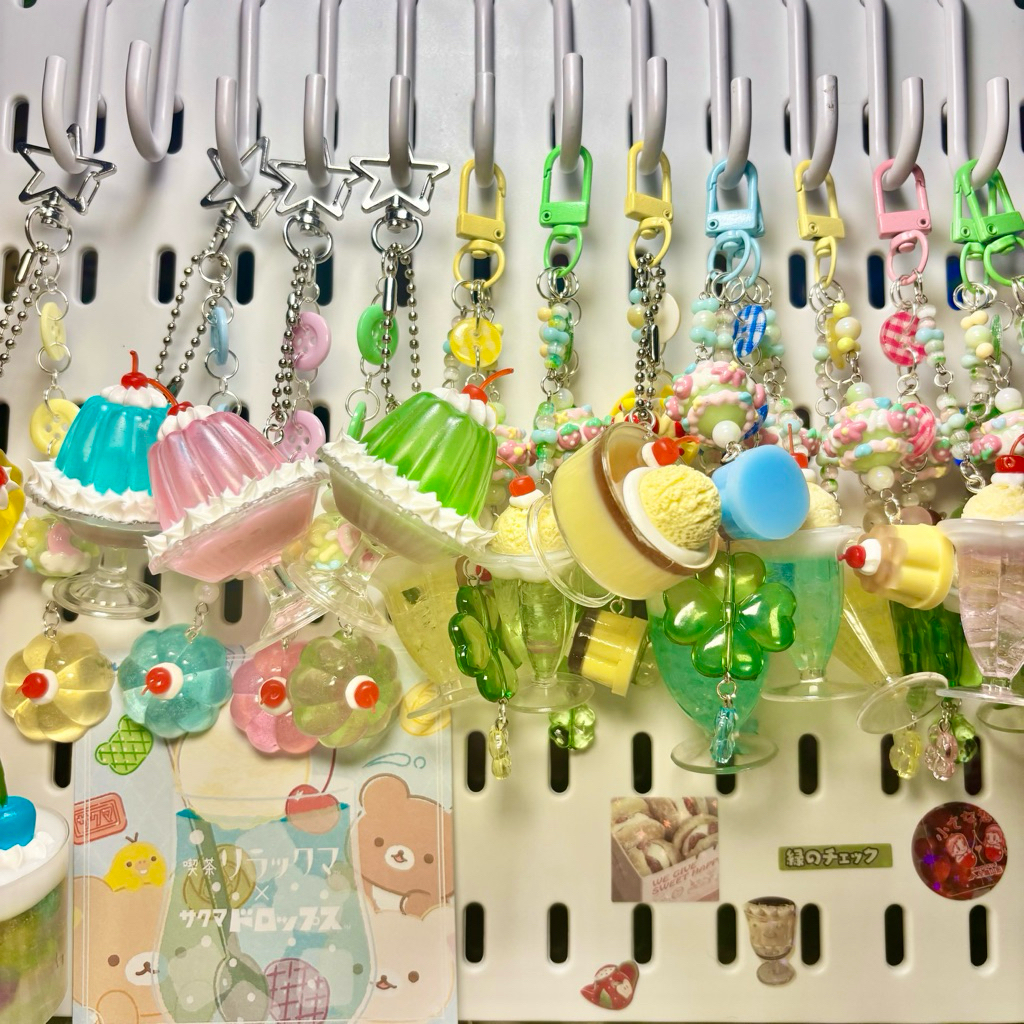 Various cream soda keychain heisei retro juminocore
