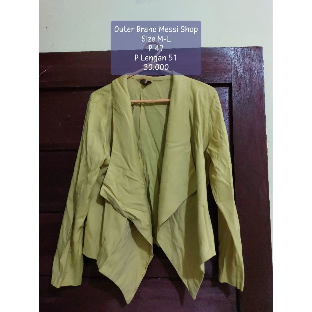 Preloved outer brand Messi Shop size M-L, P 47, P Lengan 51