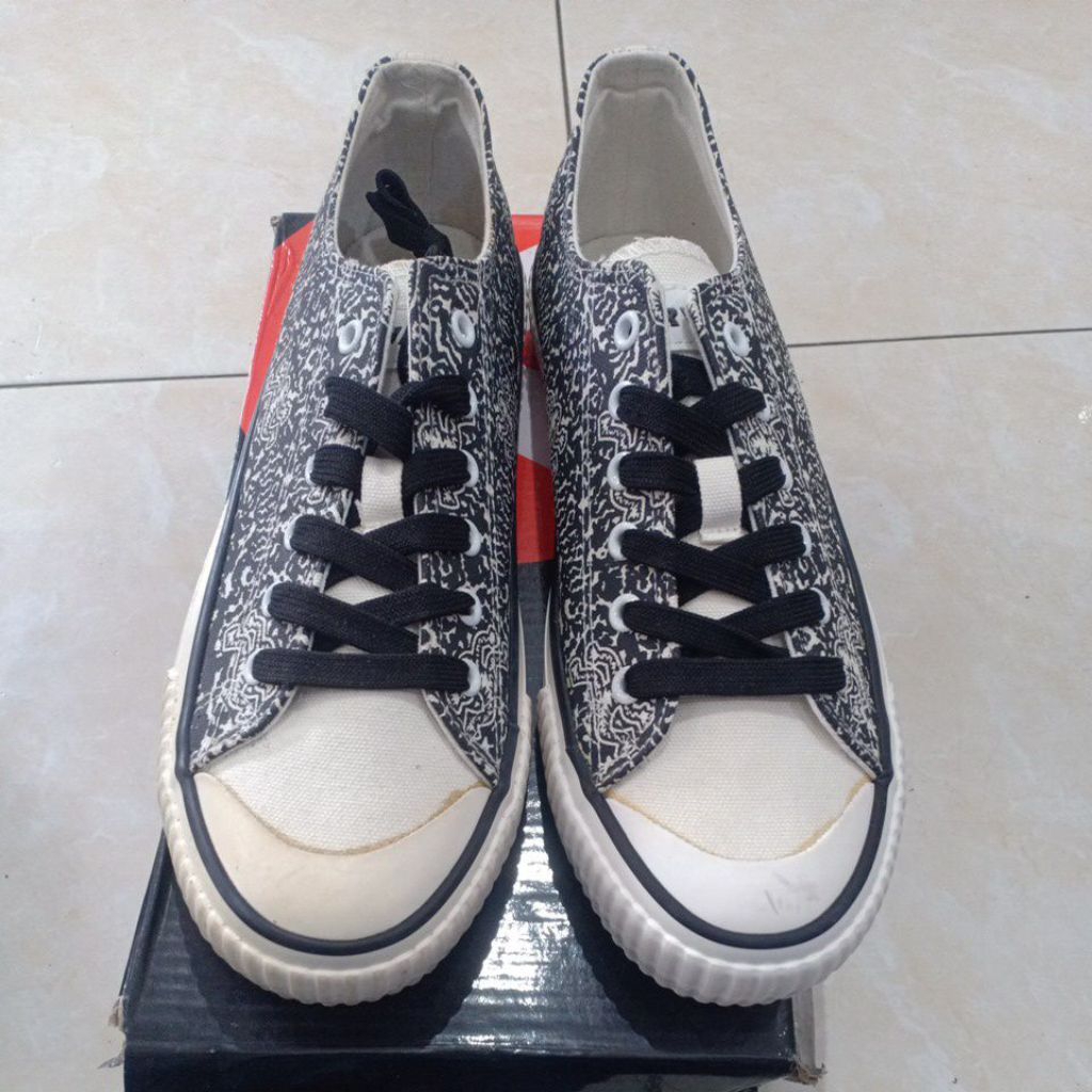 Sepatu Aiw OLLIE ll (U)