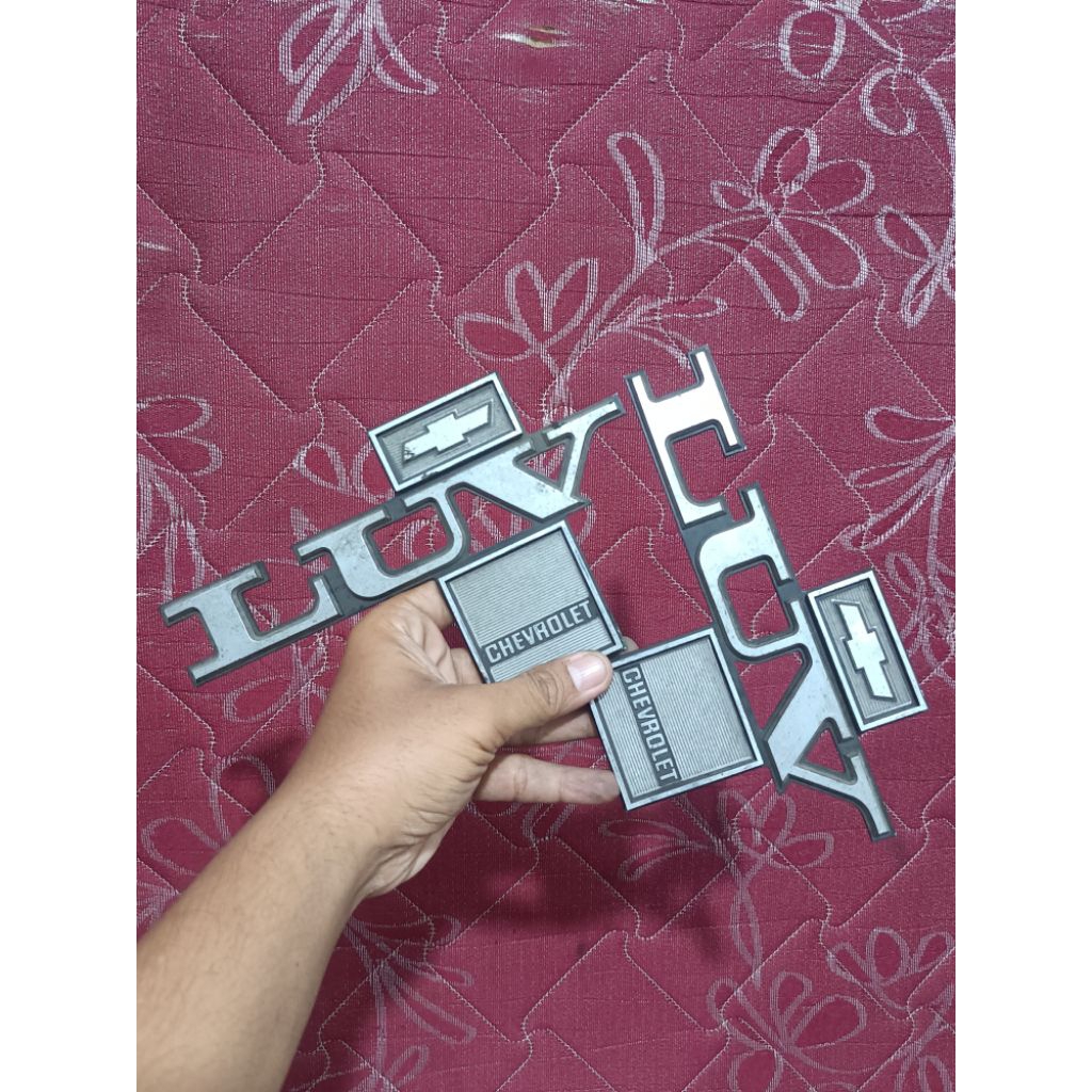 Emblem Chevrolet LUV Original