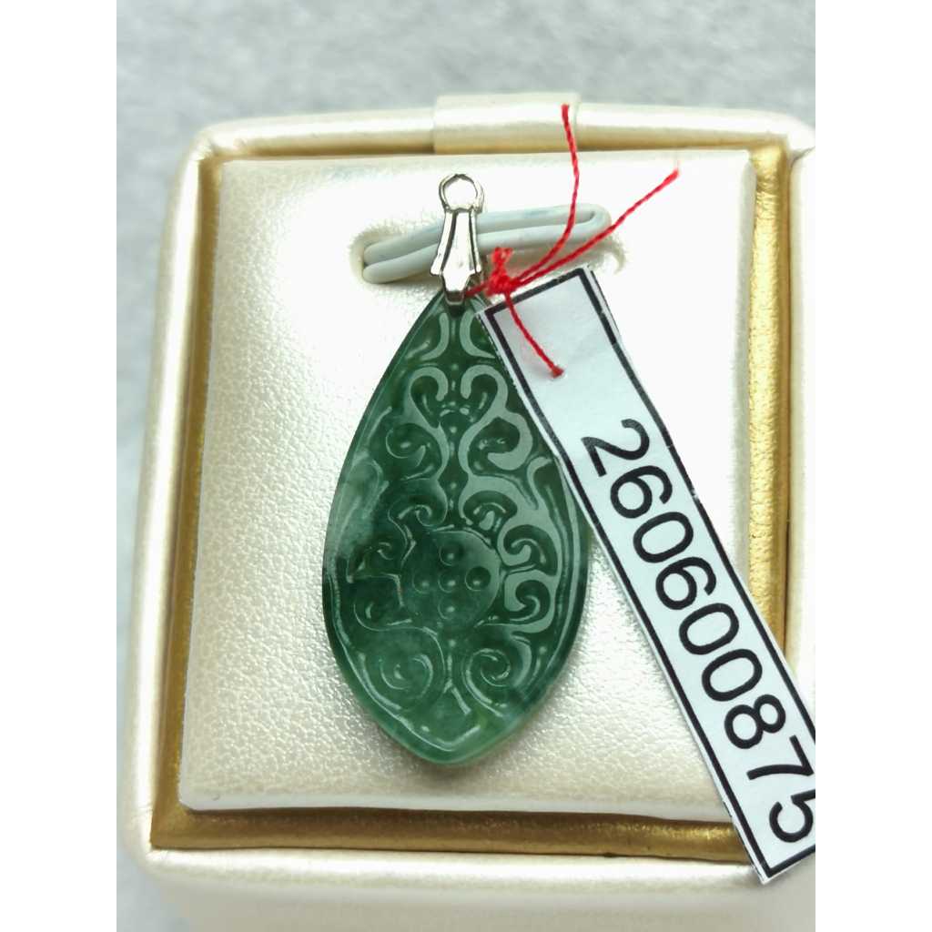 Liontin Giok Guatemala Jadeite Jade Teardrop Ukir 100% Natural Jade