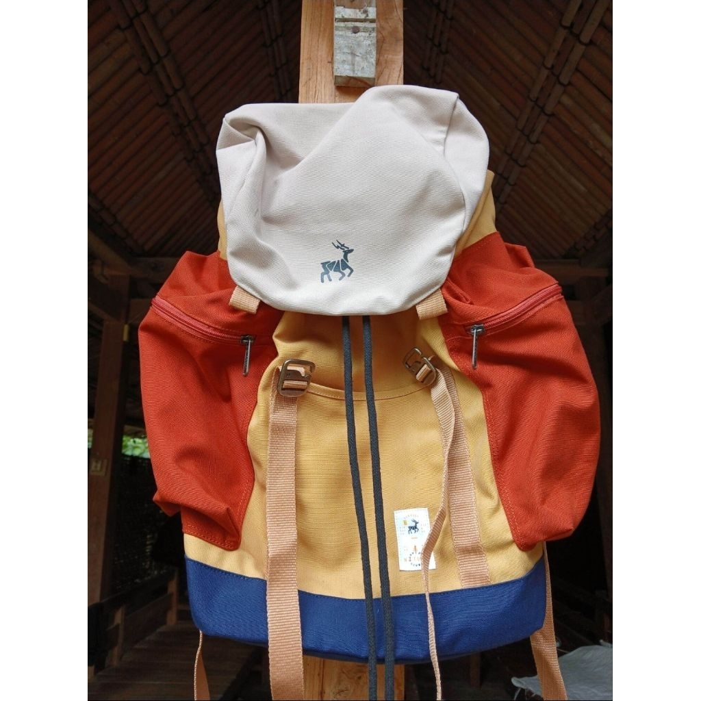 PRELOVED Svggest Backpack - Reindeer 2.0 Gipsy