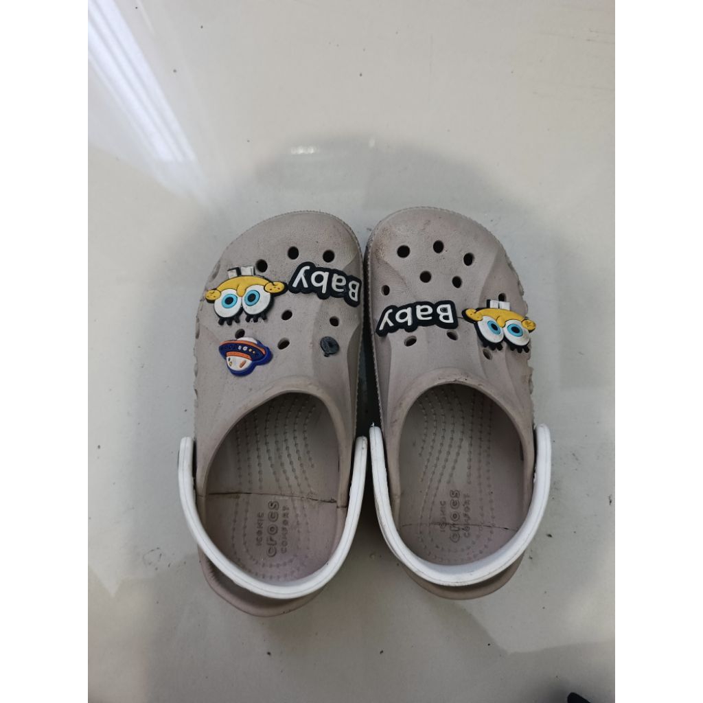 sendal Crocs cutting preloved