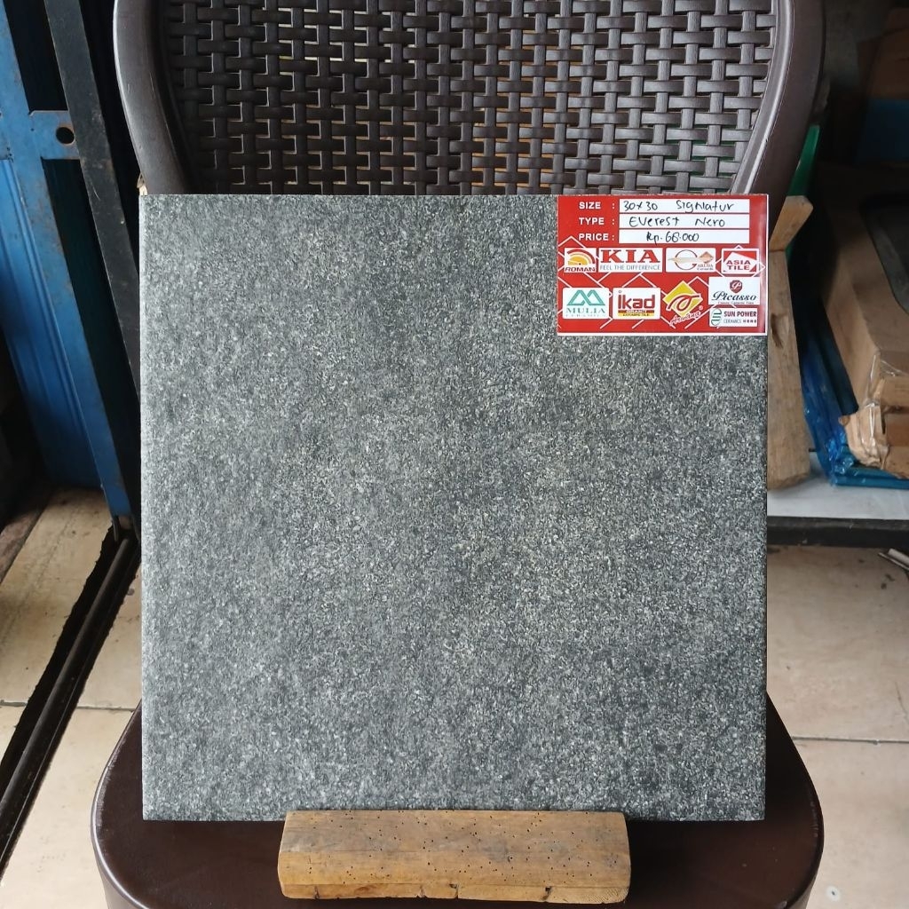 keramik 30x30 signature everest nero