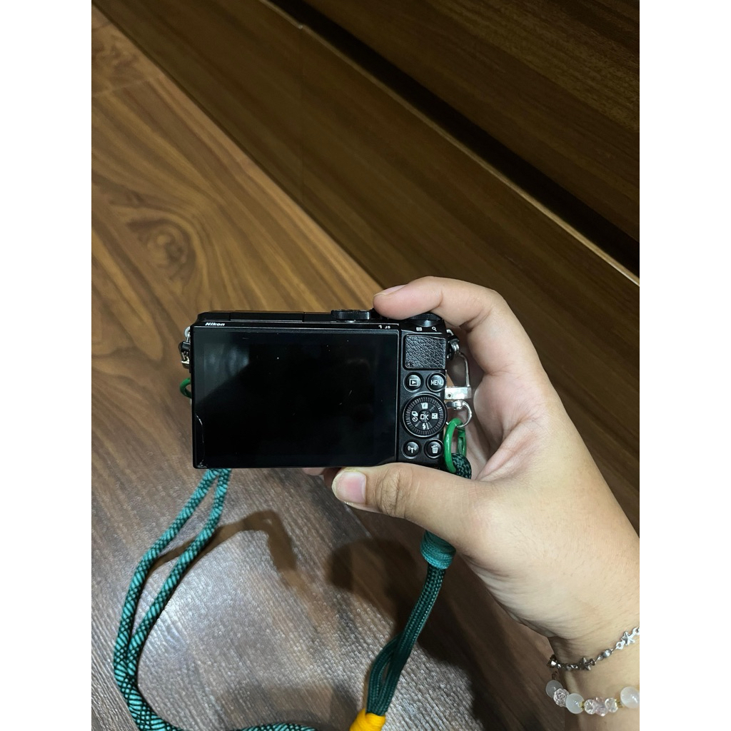 Nikon 1 J5 Mirrorless Camera